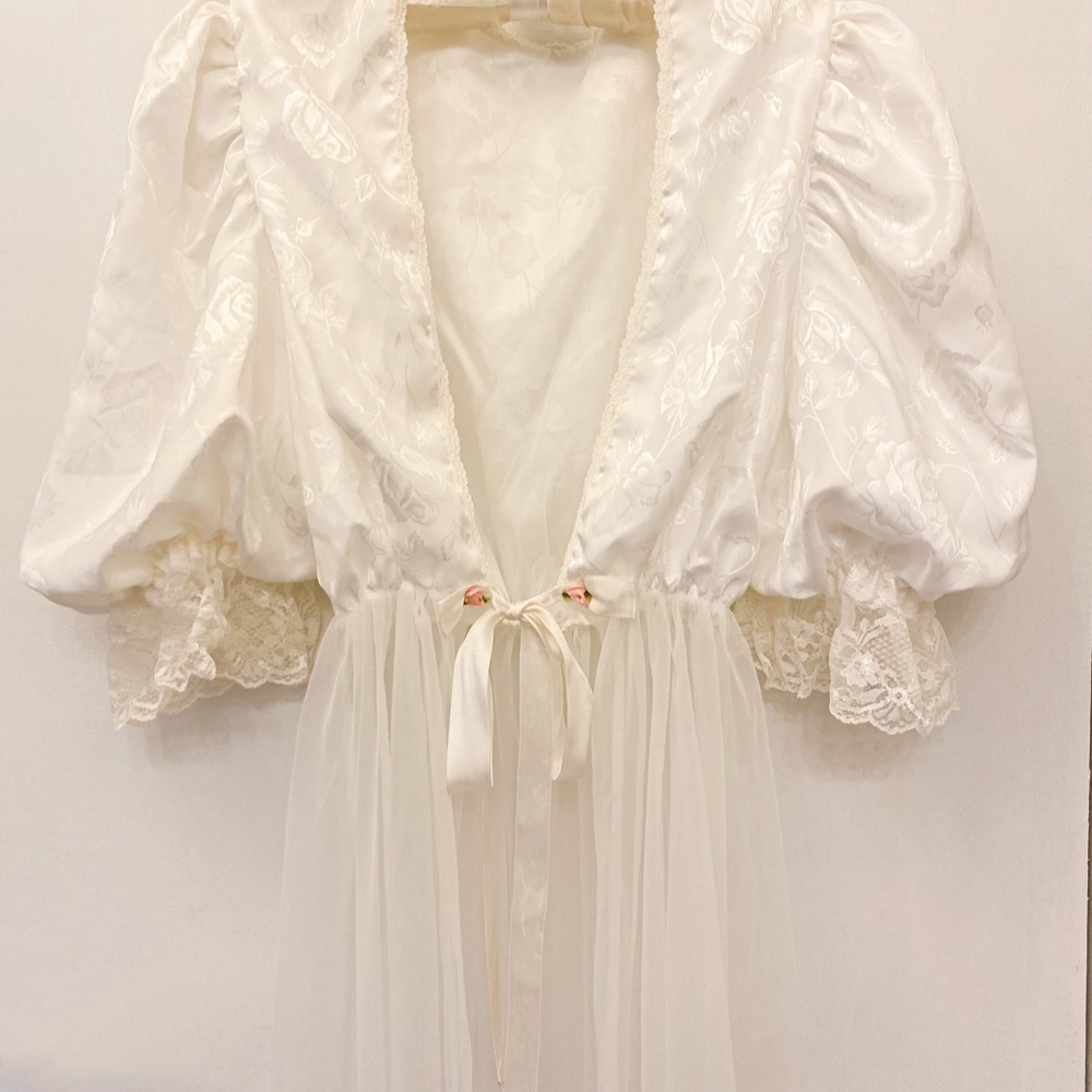 Vintage Peignoir / Robe / Gown